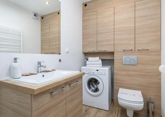 By Jantar Apartman *